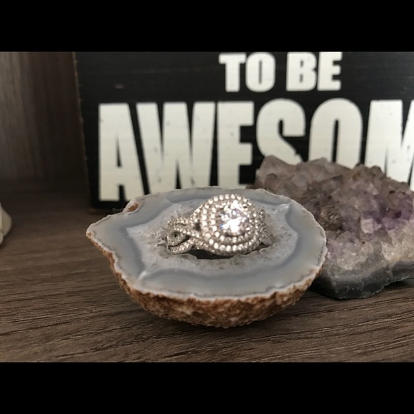 Engagement ring set - Picture 2 of 4